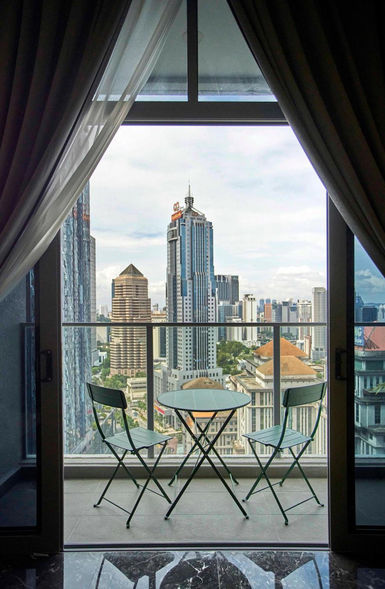 Royce Klcc By Cobnb *
